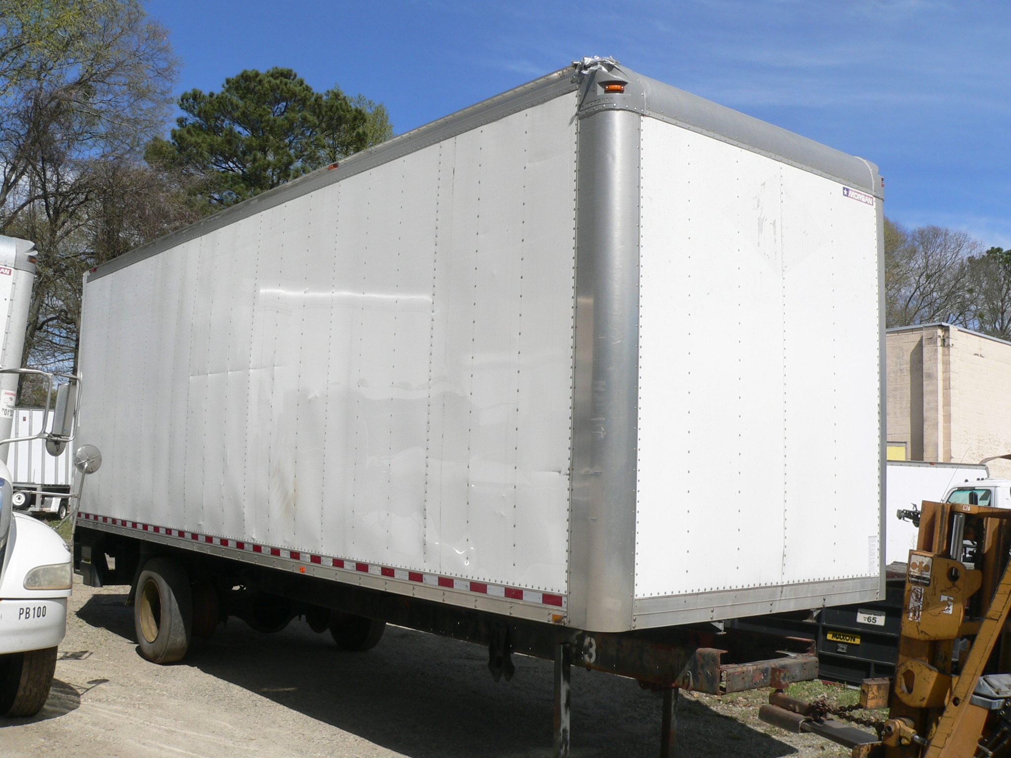Used Truck body in 25 feet, 26 feet, 27 feet, or 28 feet.